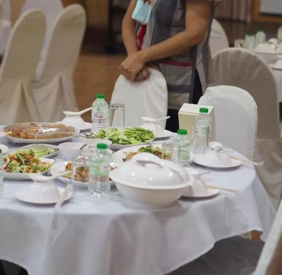 ホテル Phuphanplace