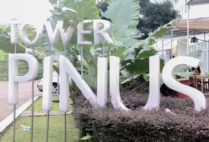 Hotelli Redliving Apartemen Gunung Putri Square  Sansan Room Tower Pinus