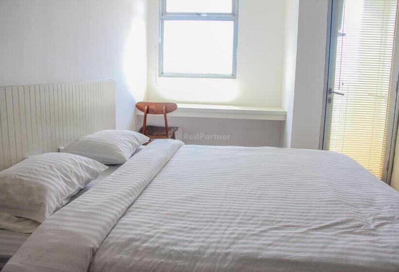 Hotel Redliving Apartemen Gunung Putri Square  Sansan Room Tower Pinus