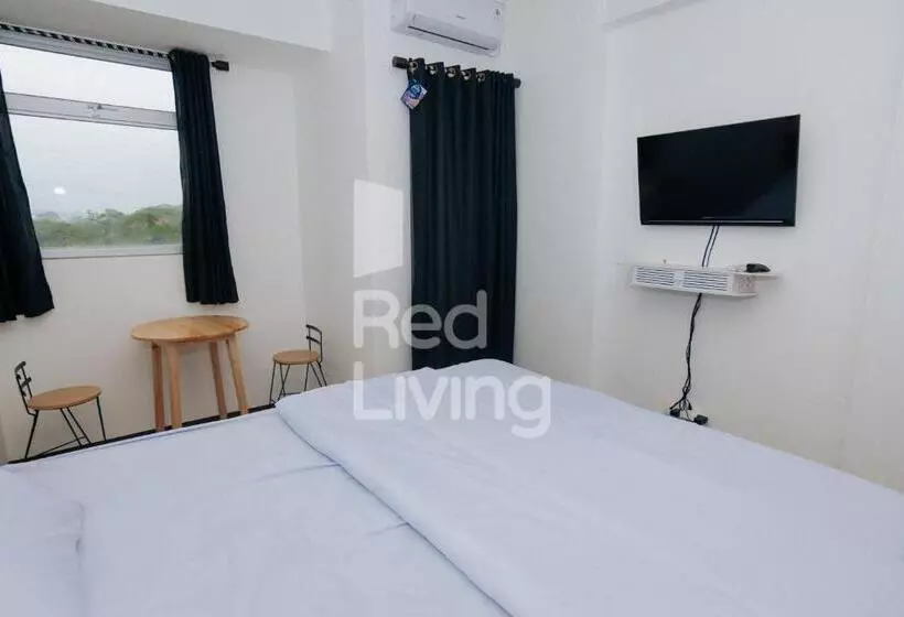 Hotelli Redliving Apartemen Gunung Putri Square  Sansan Room Tower Pinus