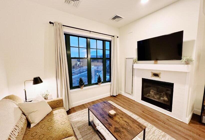 Mountain Creek Resort At Appalachian Hotel Pool & Hot Tub