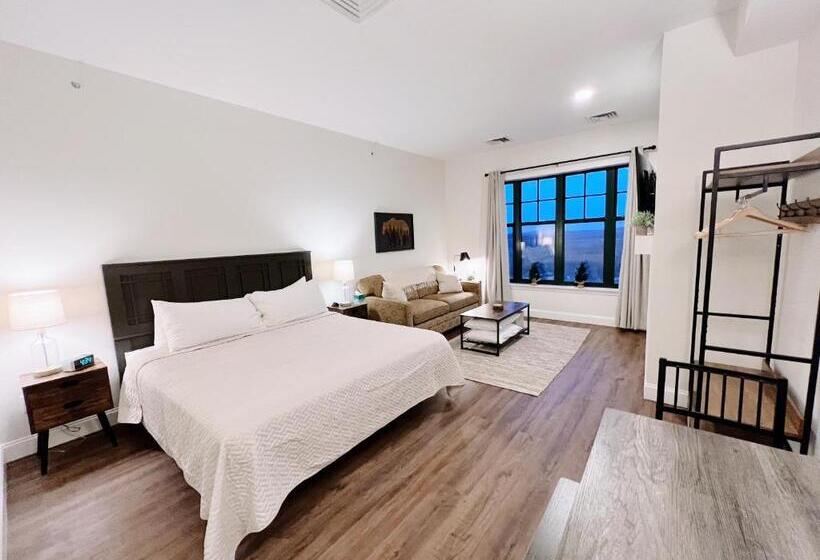 Mountain Creek Resort At Appalachian Hotel Pool & Hot Tub