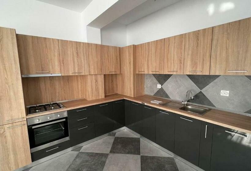 Pensjonat Ispera At The Vila