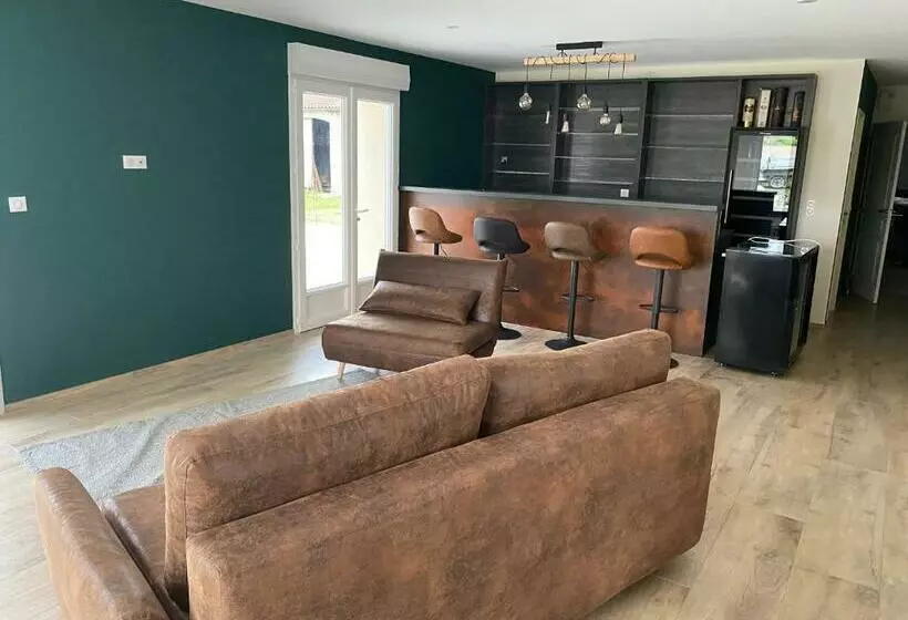 Majatalo Logis Poussard