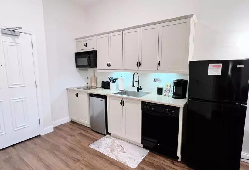 Mountain Creek Resort At Appalachian Hotel   Pool & Hot Tub