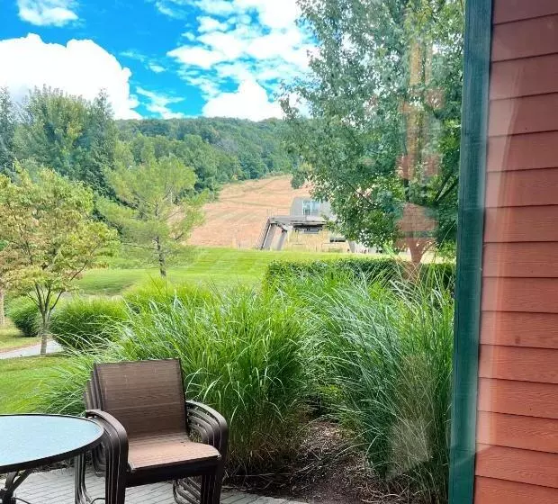 Mountain Creek Resort At Appalachian Hotel   Pool & Hot Tub