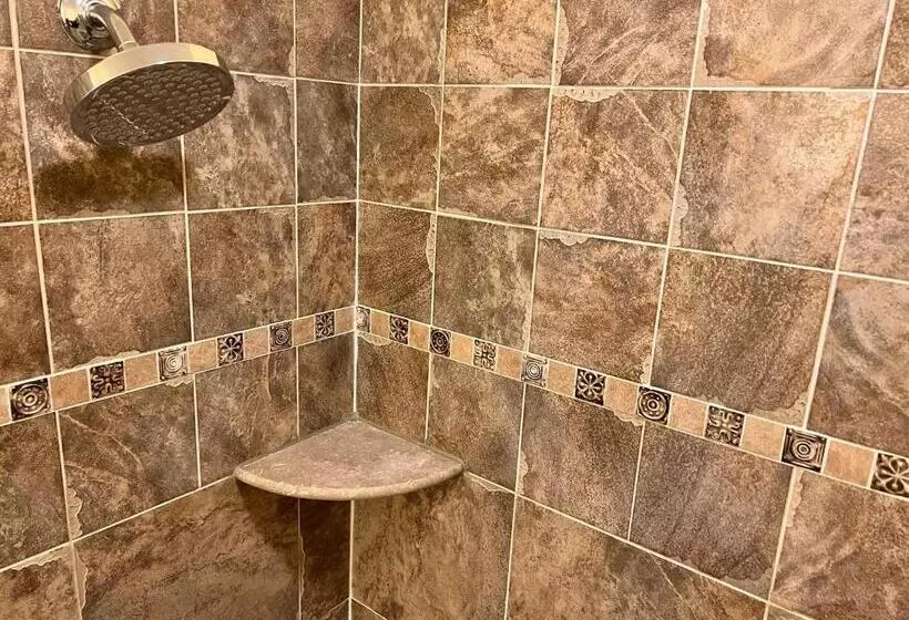 Mountain Creek Resort At Appalachian Hotel   Pool & Hot Tub