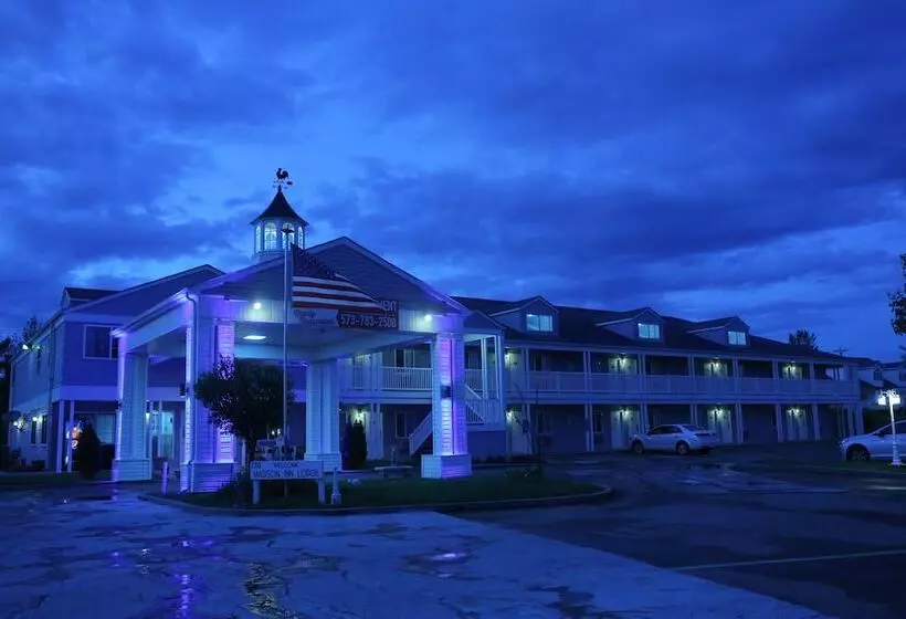 Hotelli Madison Inn Lodge