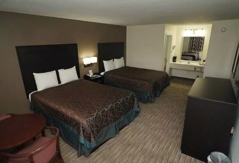 Hotelli Madison Inn Lodge