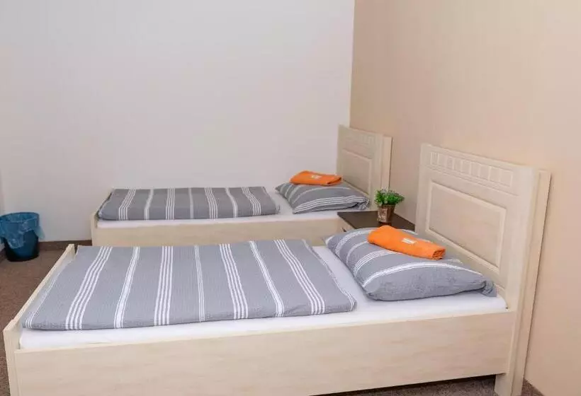 Hotelli Penzion A Restaurace U Vladaře