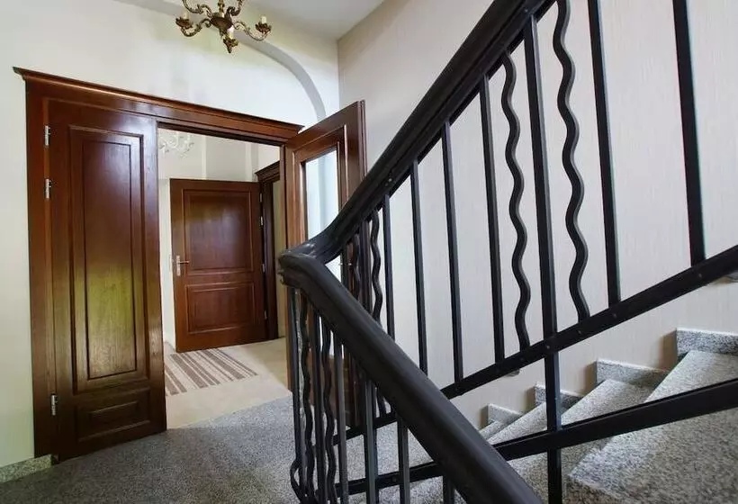 Hotelli Villa La Pierre