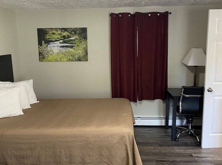 The New Lantern Motel