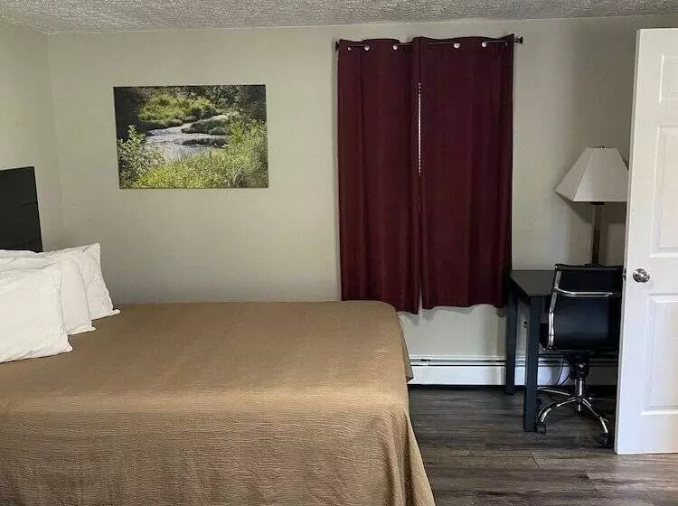 The New Lantern Motel