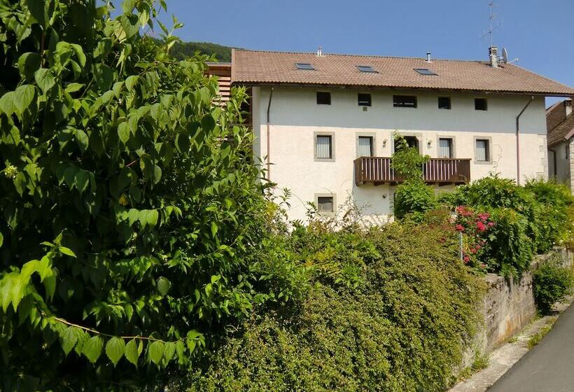 Отель Albergo Diffuso Altopiano Di Lauco