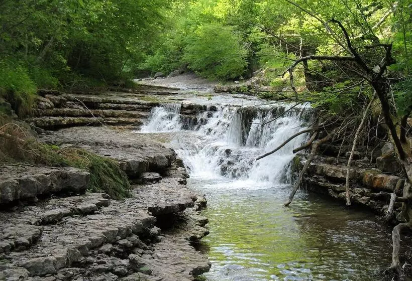 Hotelli Albergo Diffuso Altopiano Di Lauco