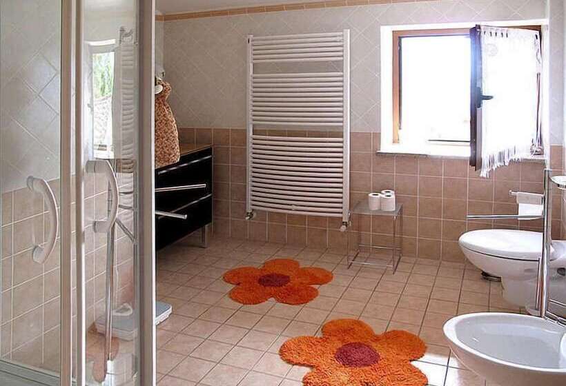 Отель Albergo Diffuso Altopiano Di Lauco