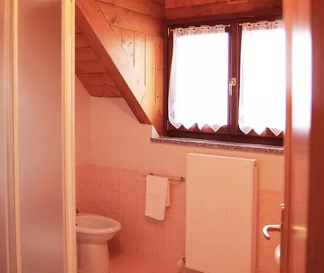 Hotelli Albergo Diffuso Altopiano Di Lauco