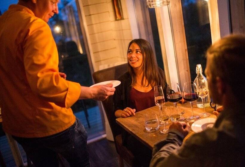 هتل Arctic Gourmet Cabin