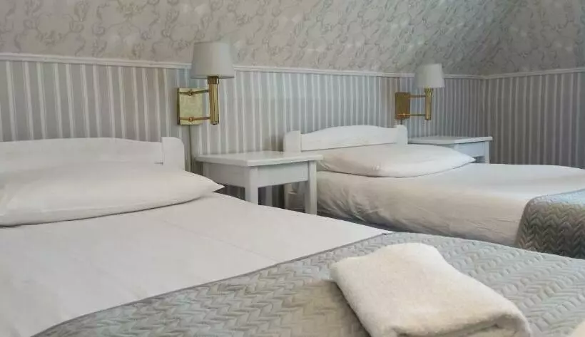 Hotelli Dwór Ostoia