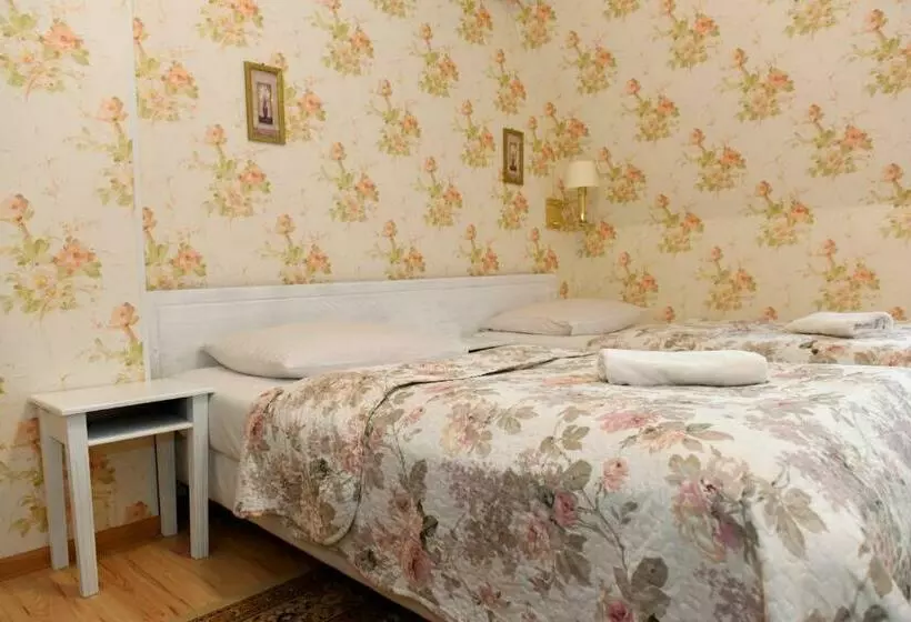 Hotelli Dwór Ostoia