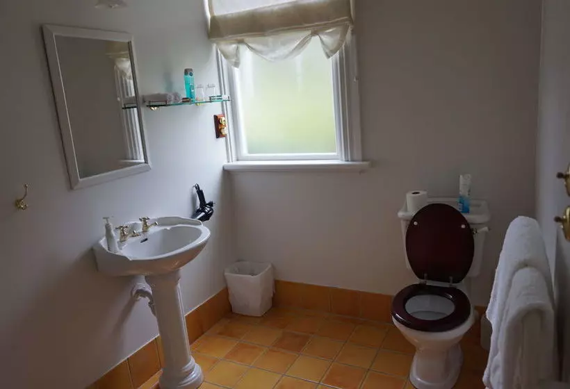 住宿加早餐 The Old Manse