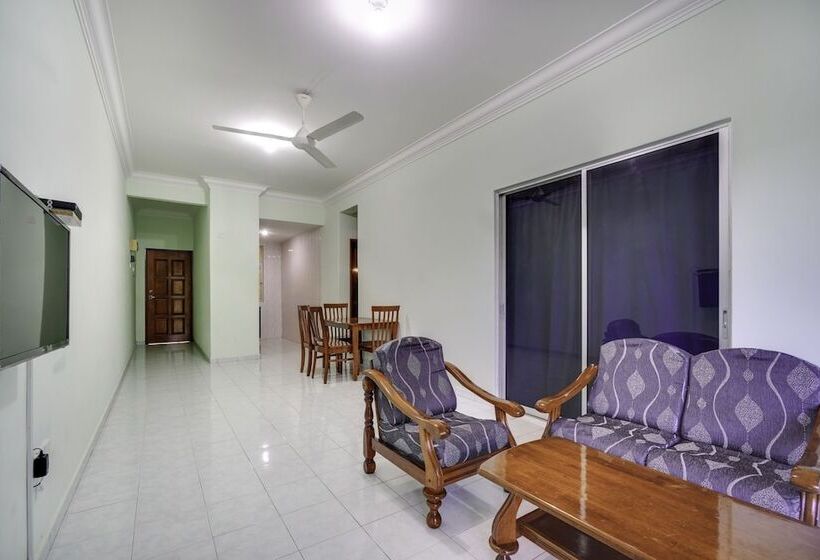 Capital O 89484 Teluk Batik Resort