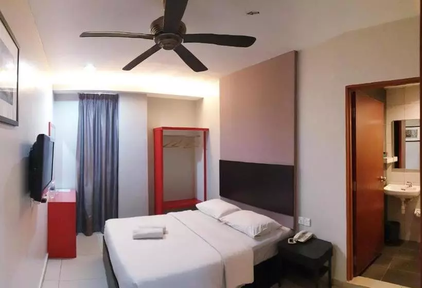 בית מלון כפרי Golden Court