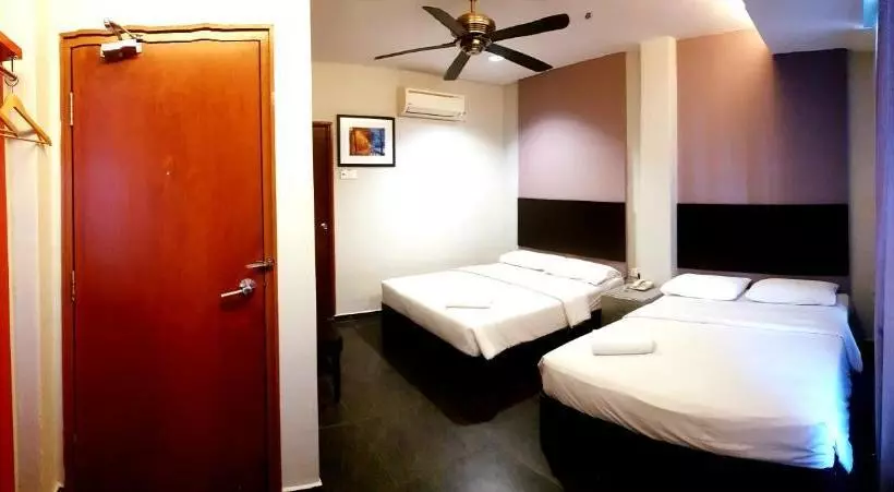 בית מלון כפרי Golden Court