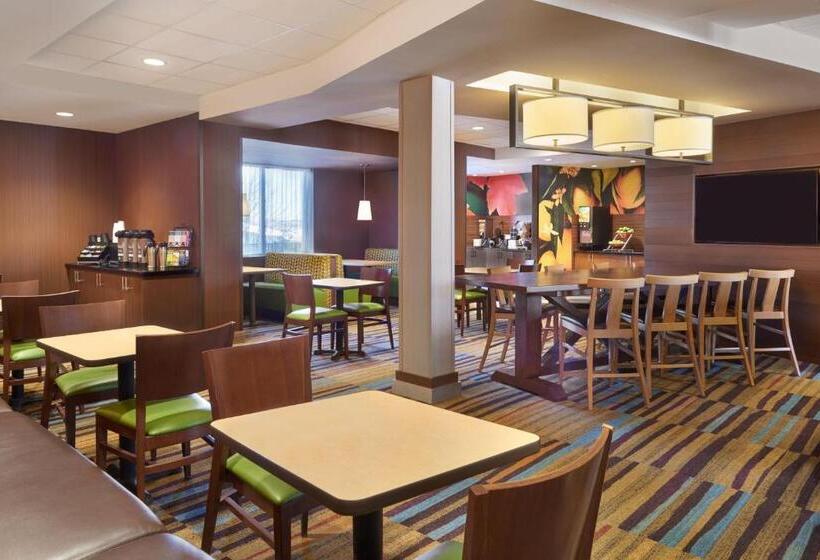 Отель Fairfield Inn & Suites By Marriott Barrie