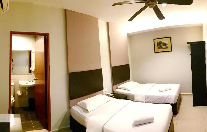 בית מלון כפרי Golden Court