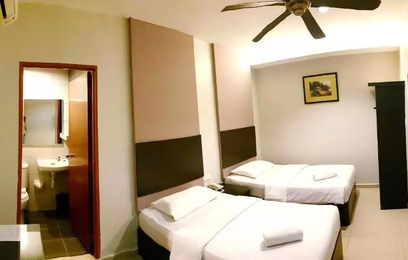 בית מלון כפרי Golden Court