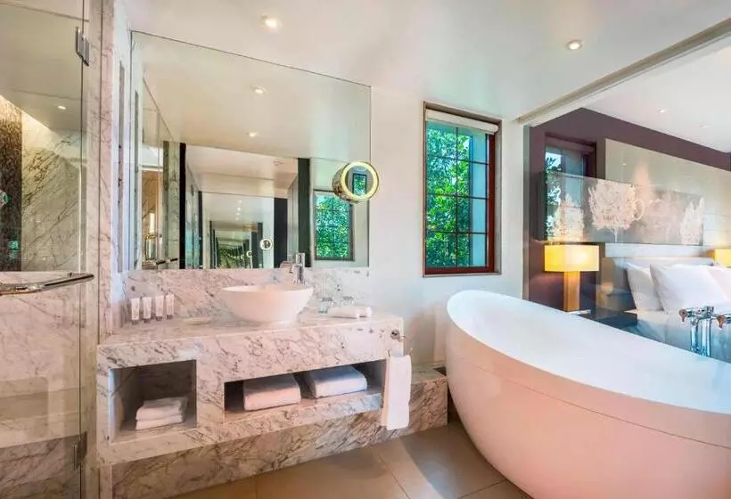 Hotel Le Méridien Mahabaleshwar Resort & Spa