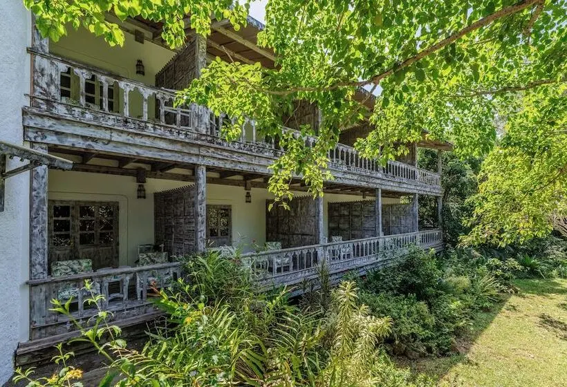 Hotel Nomad Beach Resort