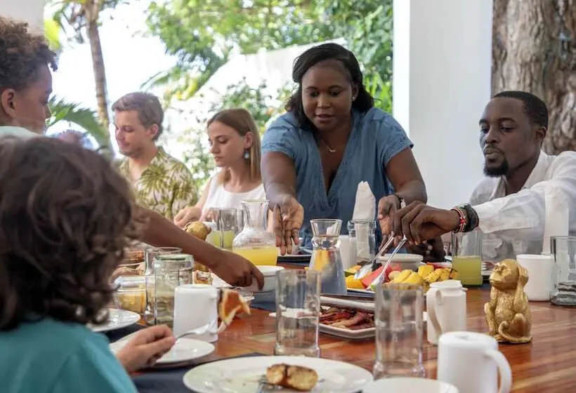 Hotel Nomad Beach Resort