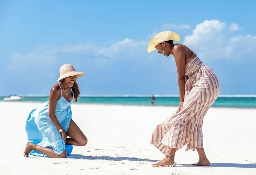 Hotel Nomad Beach Resort