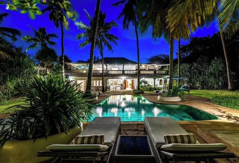 Hotel Nomad Beach Resort