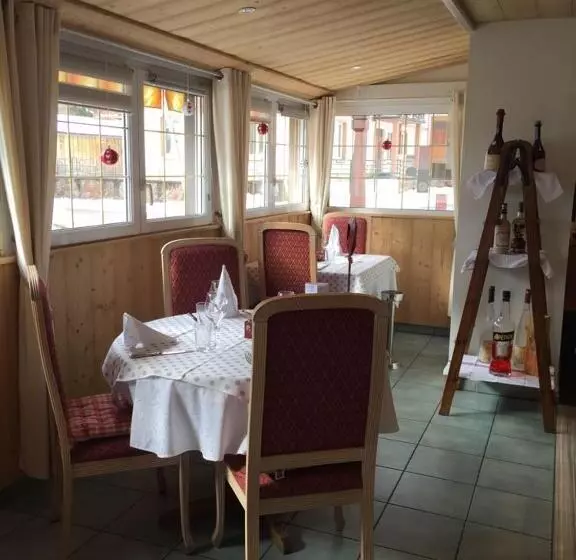 Отель Logis Hôtel Restaurant La Petite Auberge Alsace
