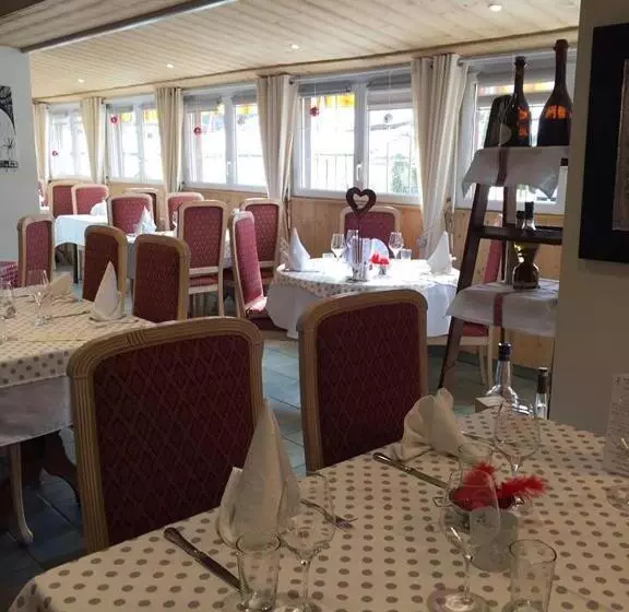 Отель Logis Hôtel Restaurant La Petite Auberge Alsace