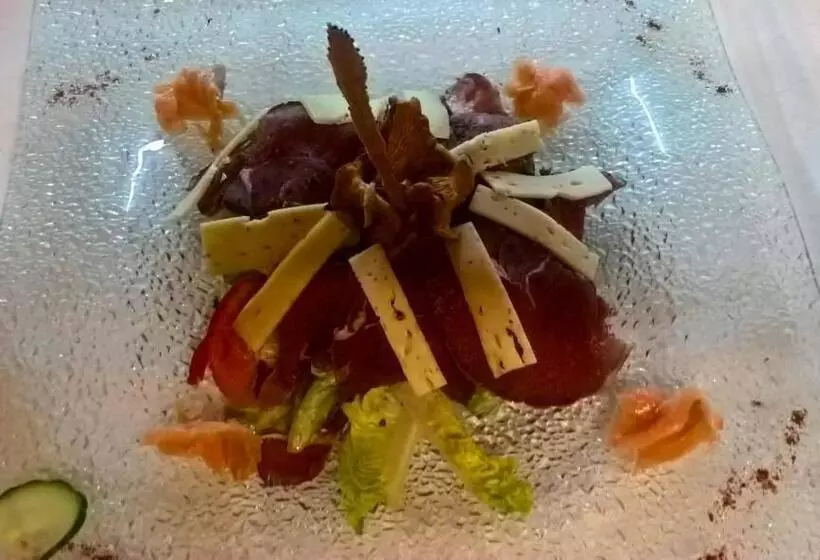 Отель Logis Hôtel Restaurant La Petite Auberge Alsace