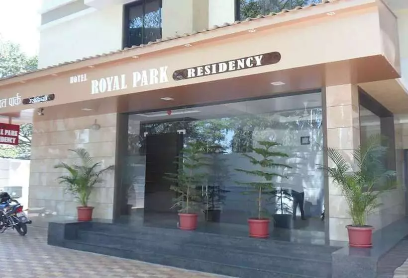 בית מלון כפרי Royal Park Residency