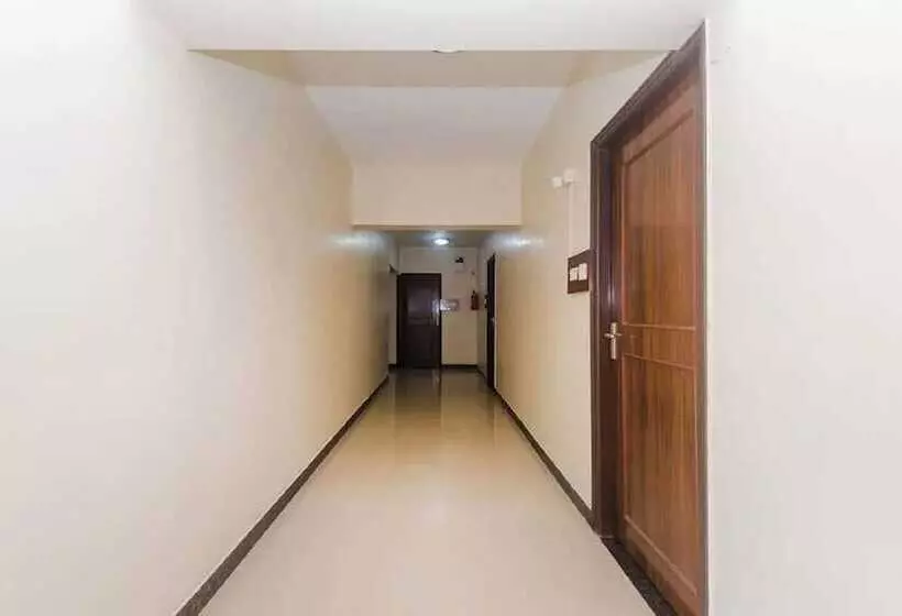 בית מלון כפרי Royal Park Residency