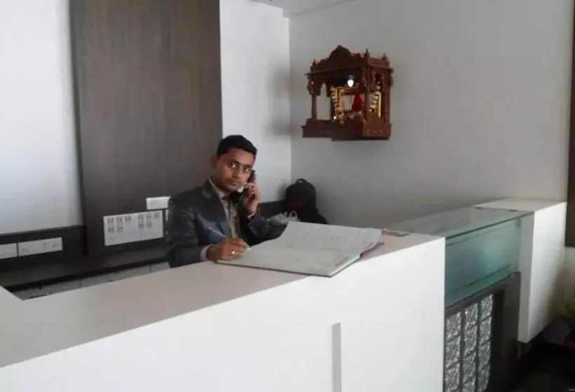 בית מלון כפרי Royal Park Residency