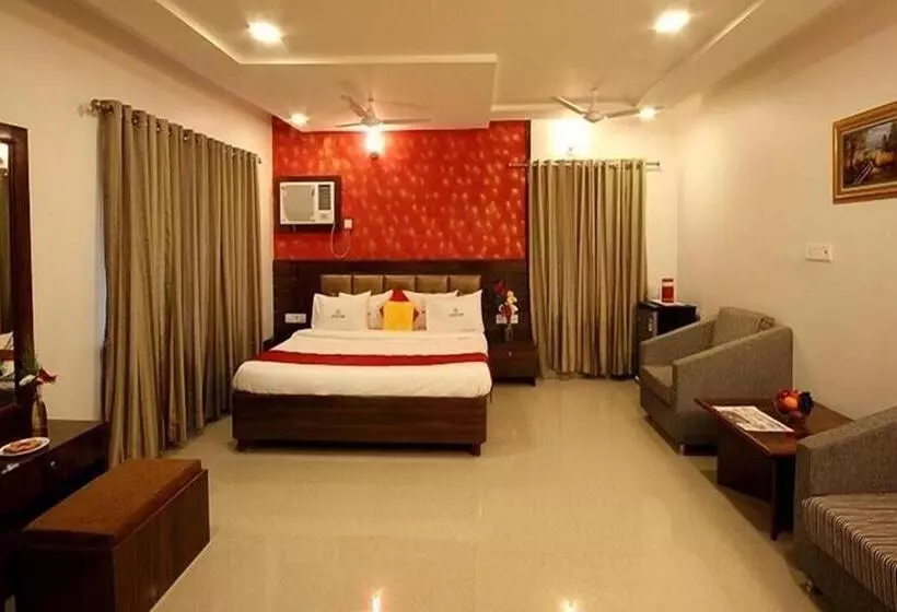 בית מלון כפרי Royal Park Residency