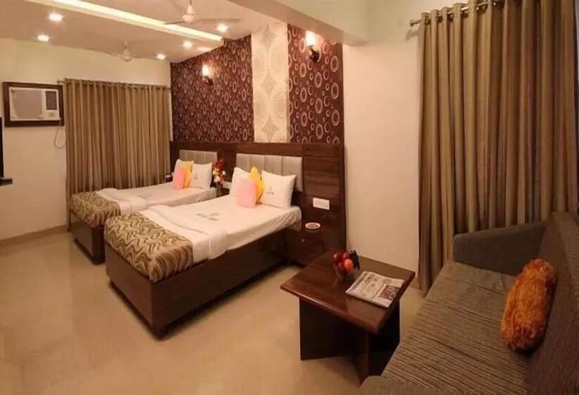 בית מלון כפרי Royal Park Residency