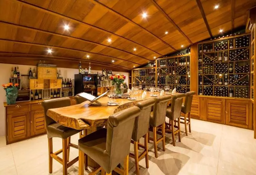 هتل Nomad Beach Resort