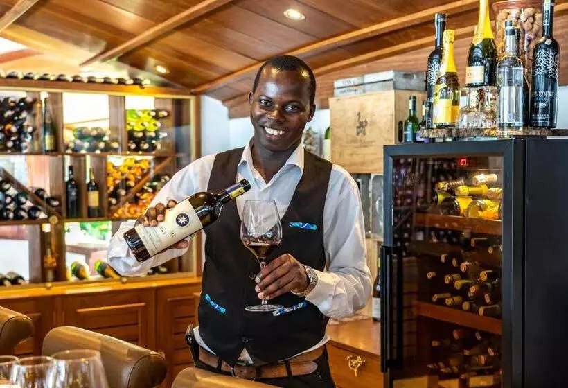 هتل Nomad Beach Resort