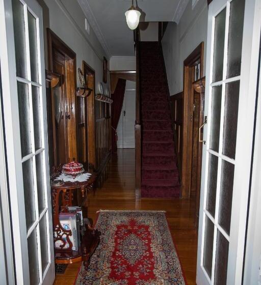 Mornington Bed And Breakfast