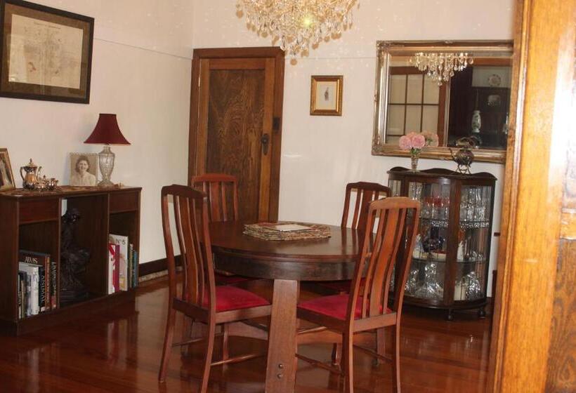 Mornington Bed And Breakfast