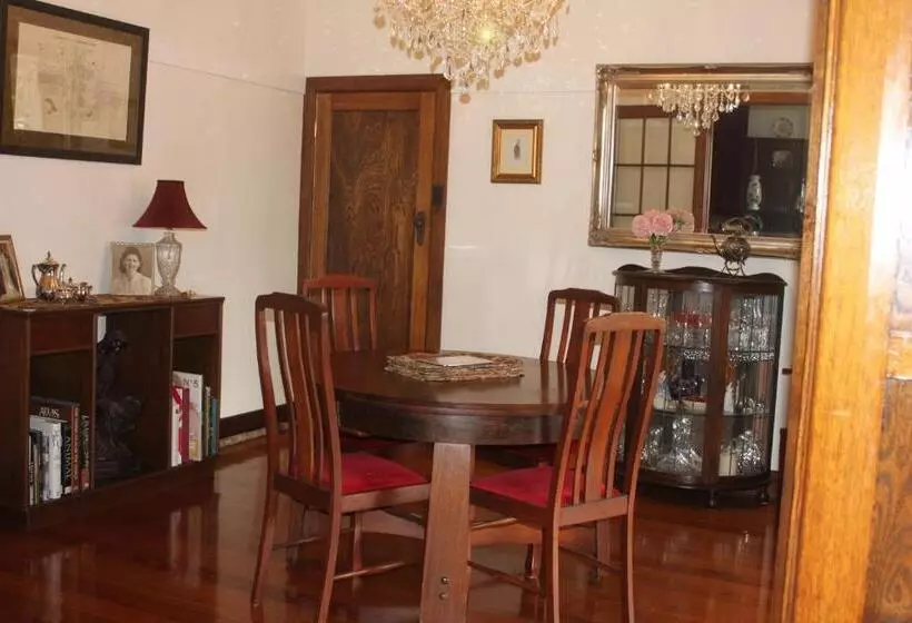 Mornington Bed And Breakfast