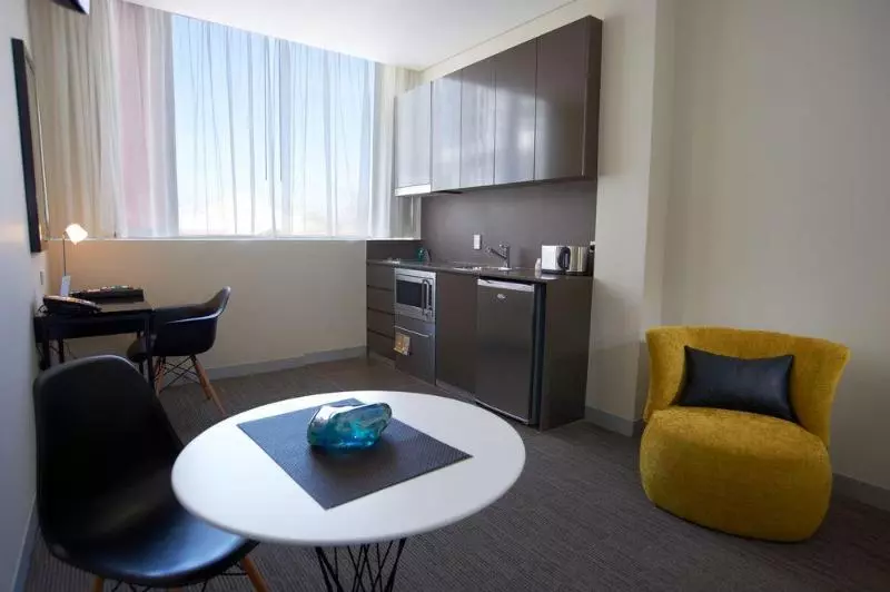 Holiday Inn & Suites Sydney Bondi Junction, An Ihg